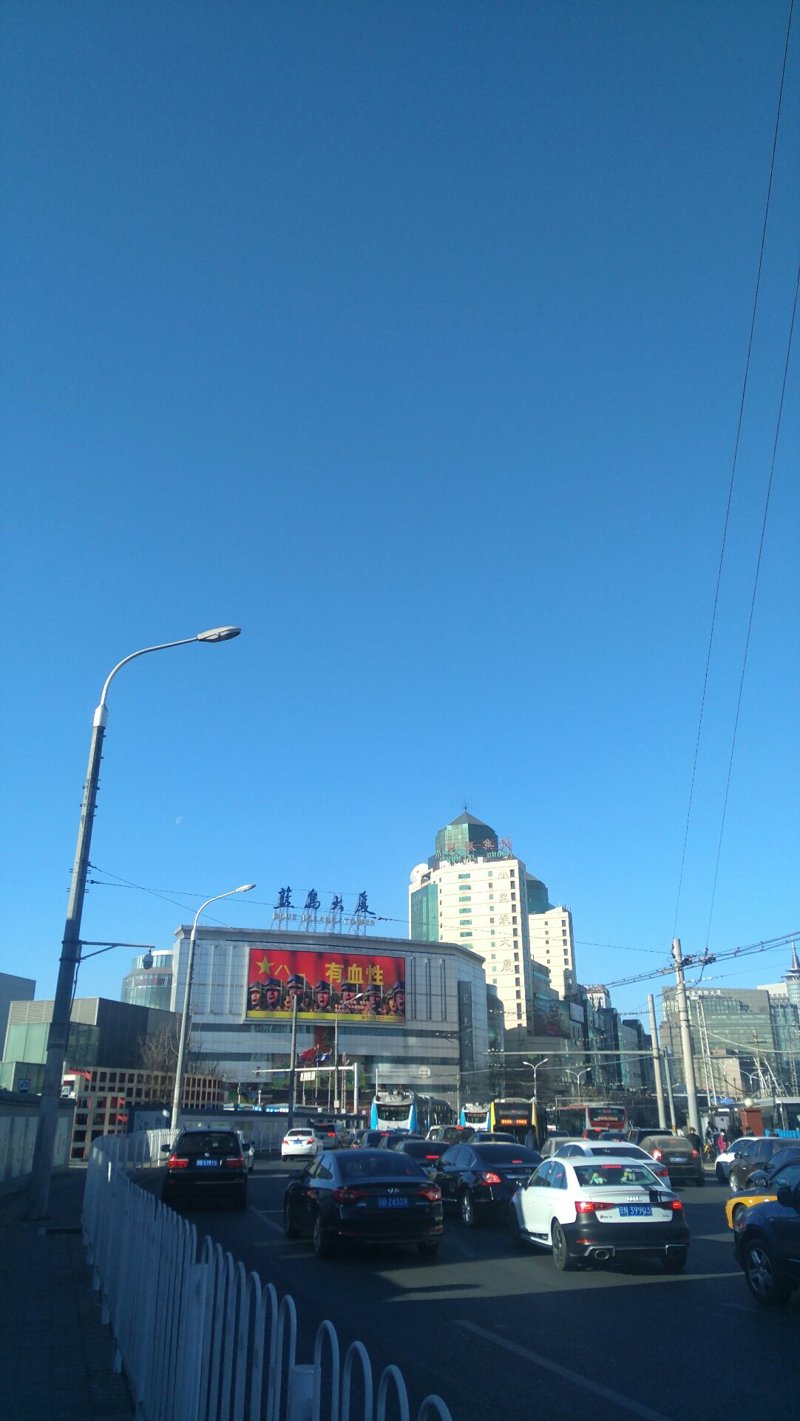 承德购物新趋势：线下体验与线上便捷并存